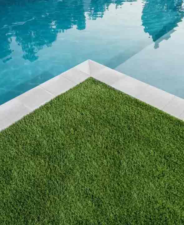 gazon synthétique pour jardins et piscines