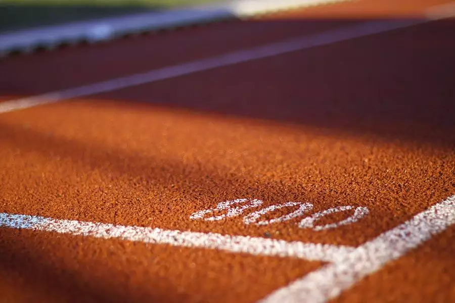 gazon sportif synthétique pour le tennis couleur ocre