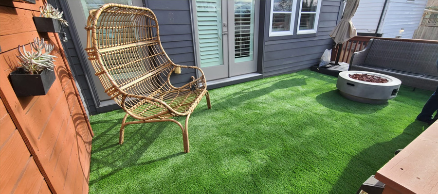 l'usage du gazon synthétique limite le nombre de moustiques dans son jardin